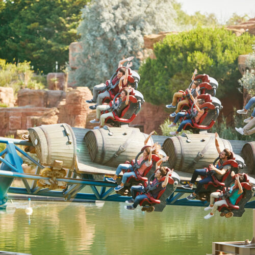 Montagnes russes Furius Baco à PortAventura – lancement ultra rapide apprécié des groupes