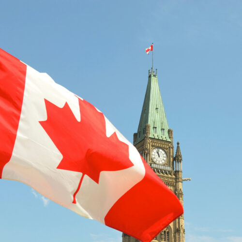 Ottawa au Canada - drapeau canadien