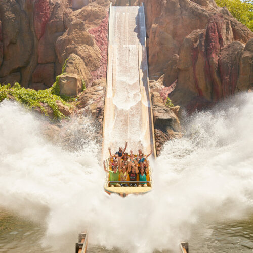 Attraction aquatique Tutuki Splash à PortAventura – descente rafraîchissante idéale pour les groupes